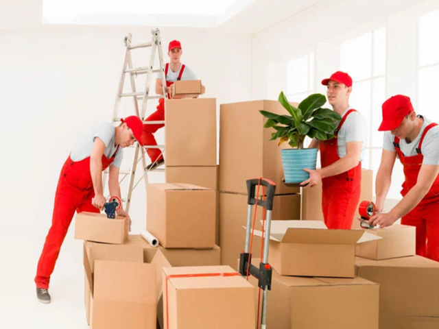 Professional-Movers-and-Packers-in-Dubai-w-640x480.png